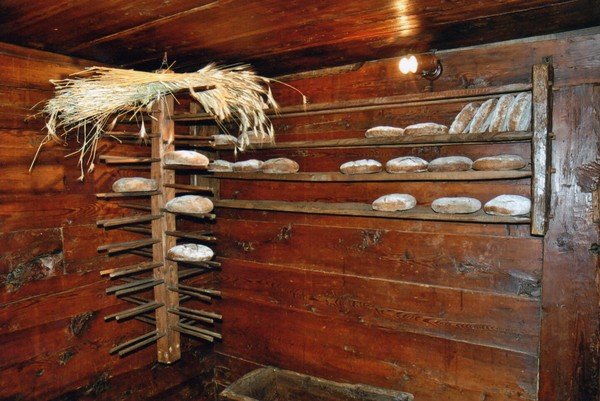 Sala della lavorazione e conservazione del pane